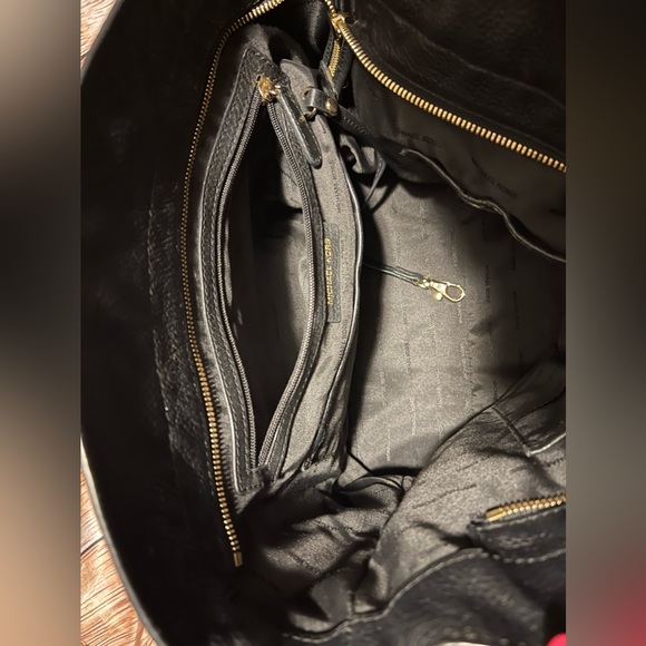 Michael Kors Evie Purse w/Michael Kors Fulton Wallet-Set - Picture 6 of 11